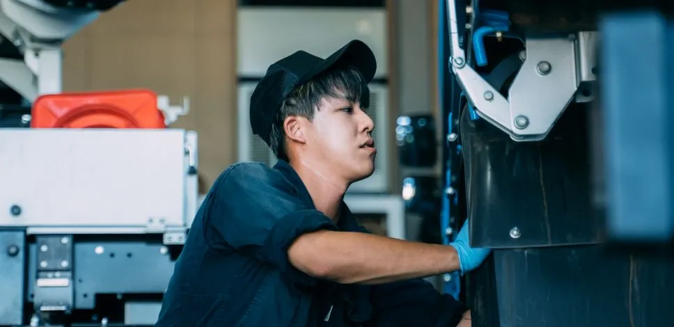作業する男性